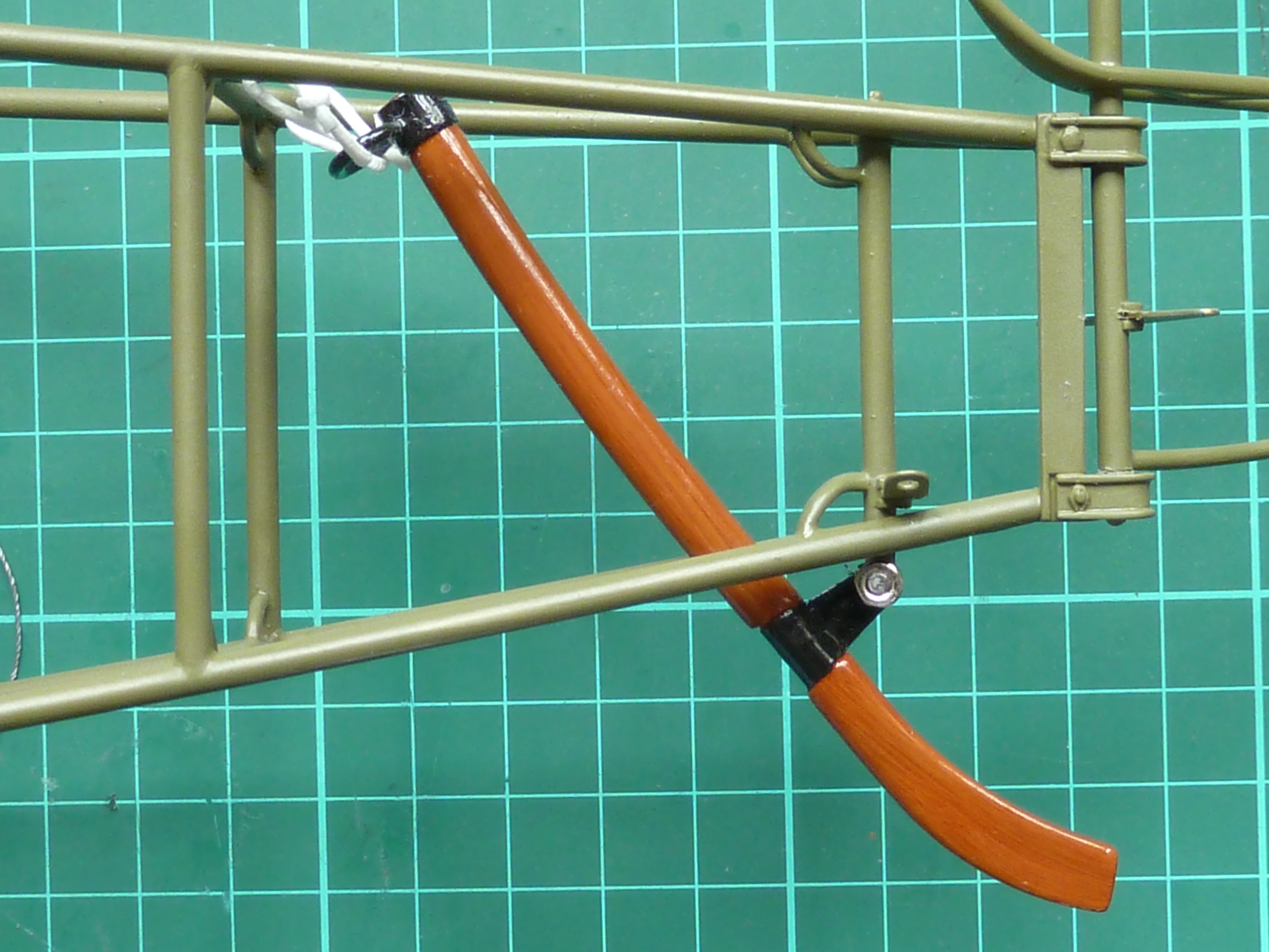 【Asheng Lyleページ】 FOKKER DR.1 – HASEGAWA 1:8 (PART 8) TAILSKID | MBIQ Models